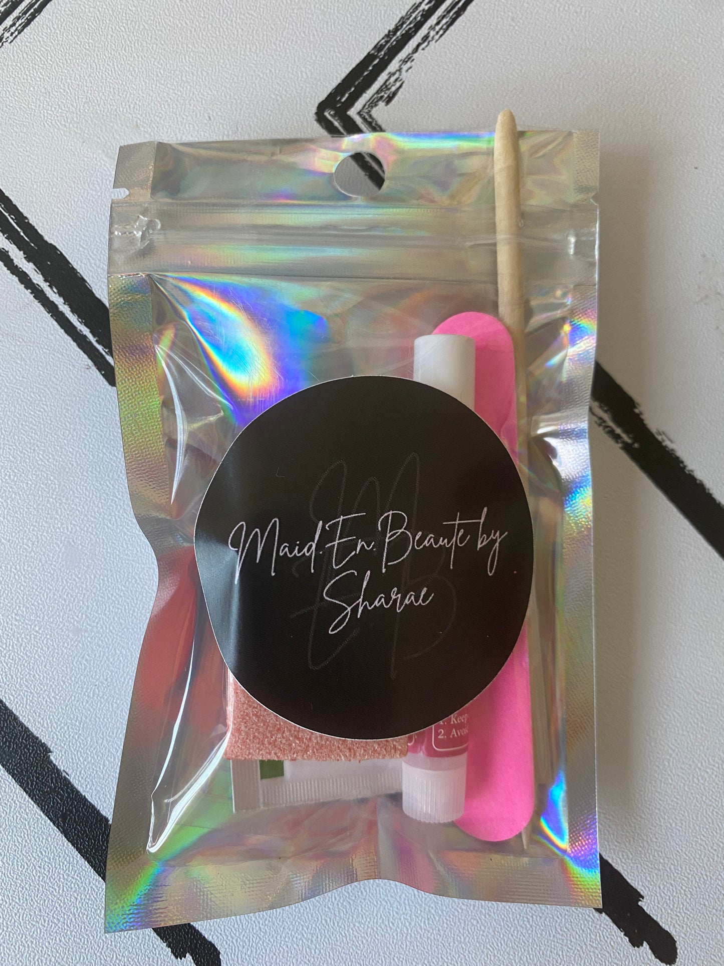 Nail application kit