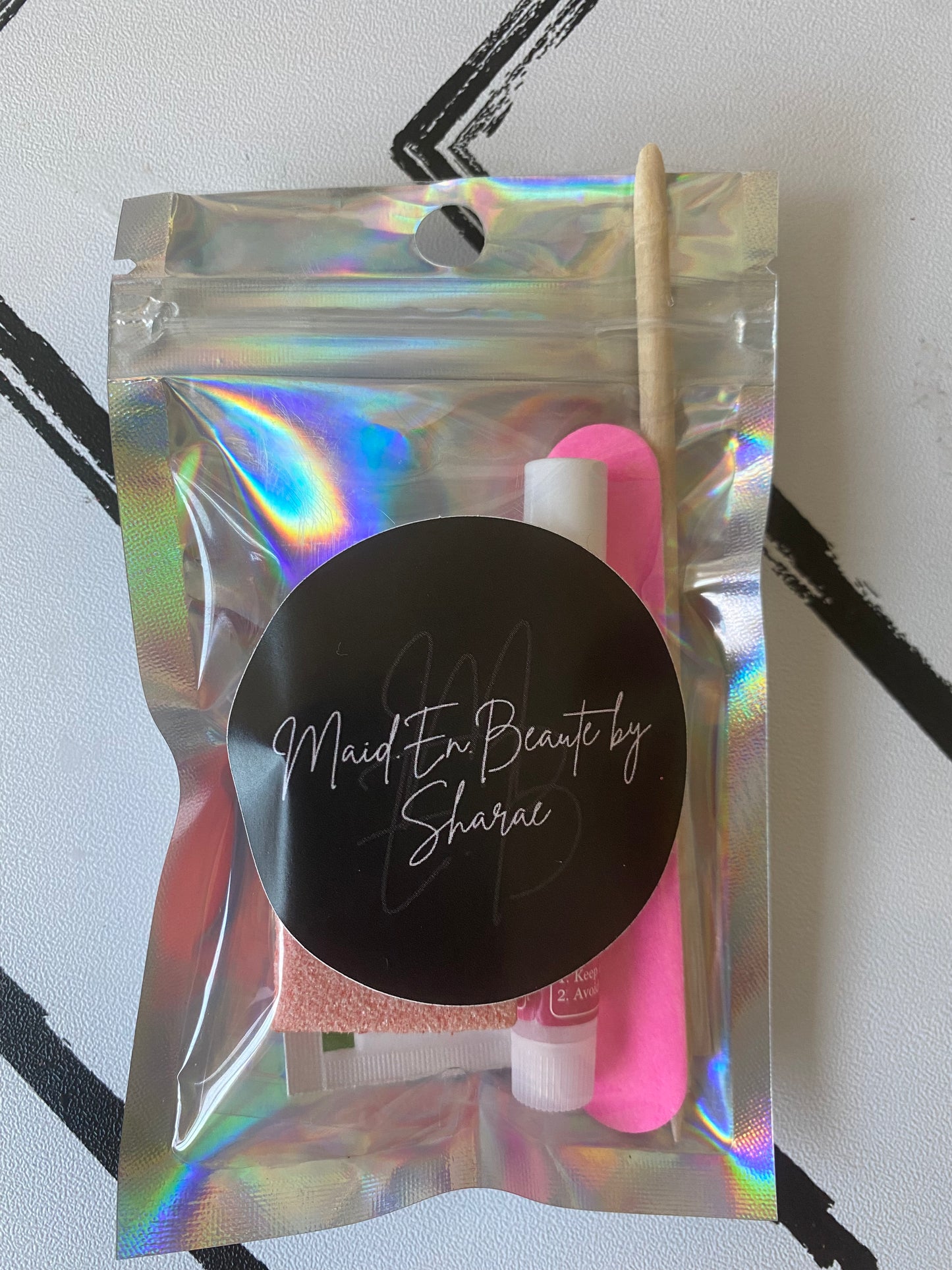 Nail application kit