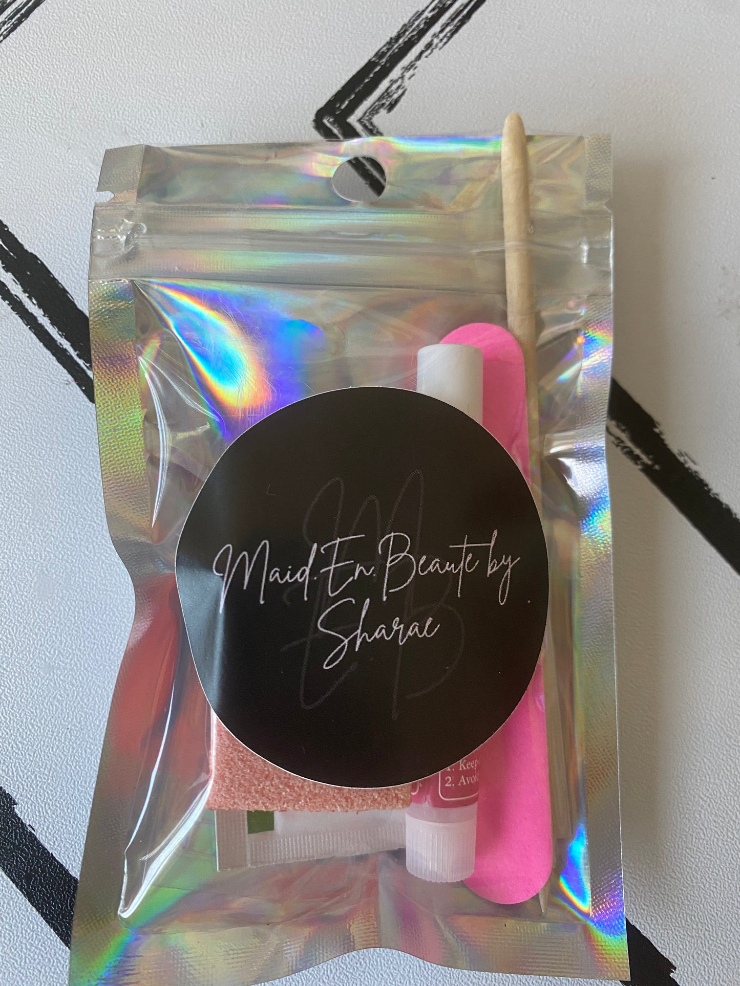 Nail application kit